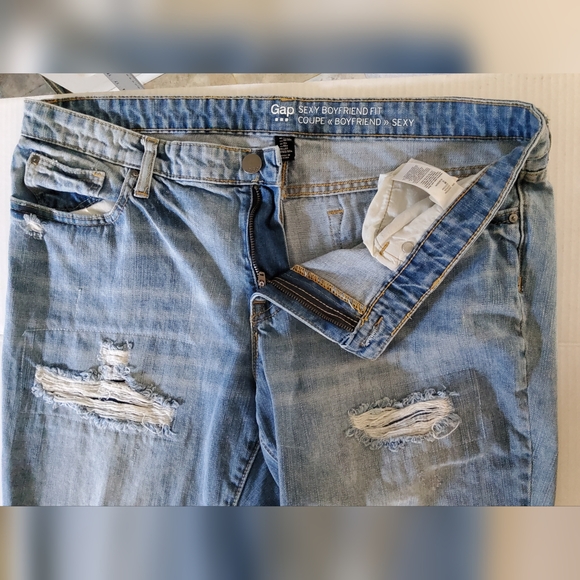 GAP Women's Light Blue Distressed Sexy Boyfriend Fit Jeans - Picture 1 of 1